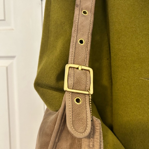 1997 coach tan legacy nubuc zip - Picture 4 of 5